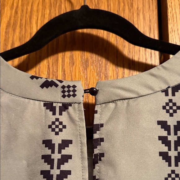 Sage Green Patterned Women's Top - Picture 5 of 6